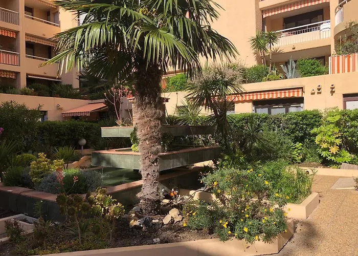 Un Grand Studio Face Au Port De Santa Lucia