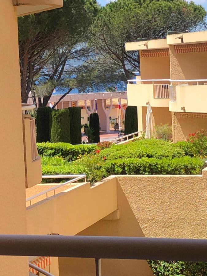 Un Grand Face Au Port De Santa Lucia Apartment