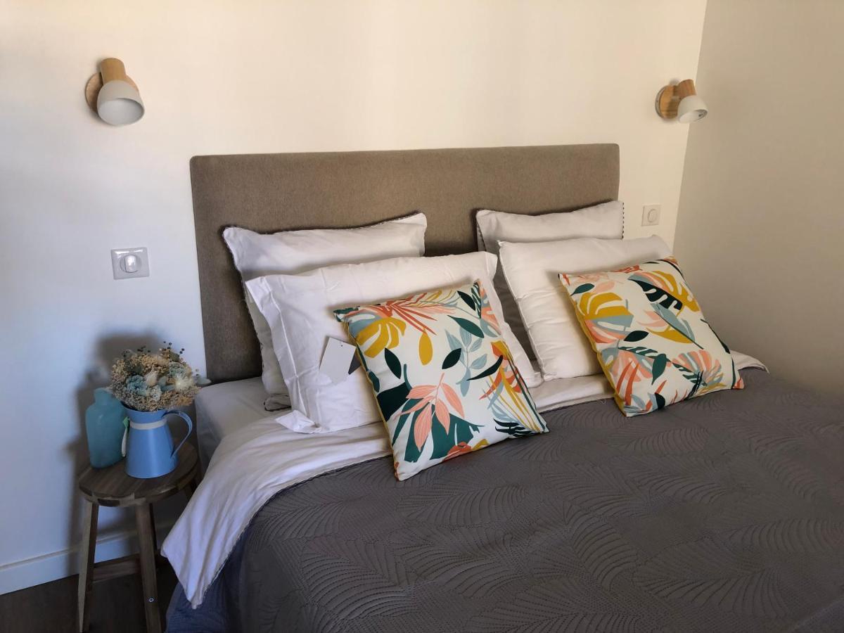 Un Grand Face Au Port De Santa Lucia Apartment *