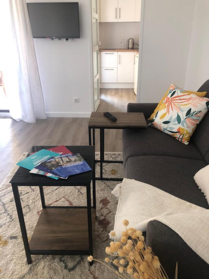 Apartment Un Grand Face Au Port De Santa Lucia Saint-Raphael (Var)